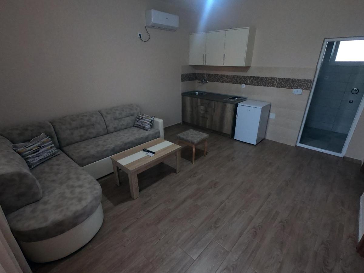 Apartments Rudaj Улцин Екстериор снимка