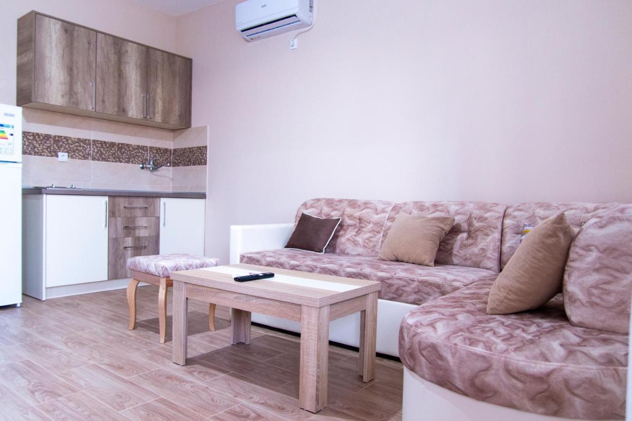 Apartments Rudaj Улцин Екстериор снимка