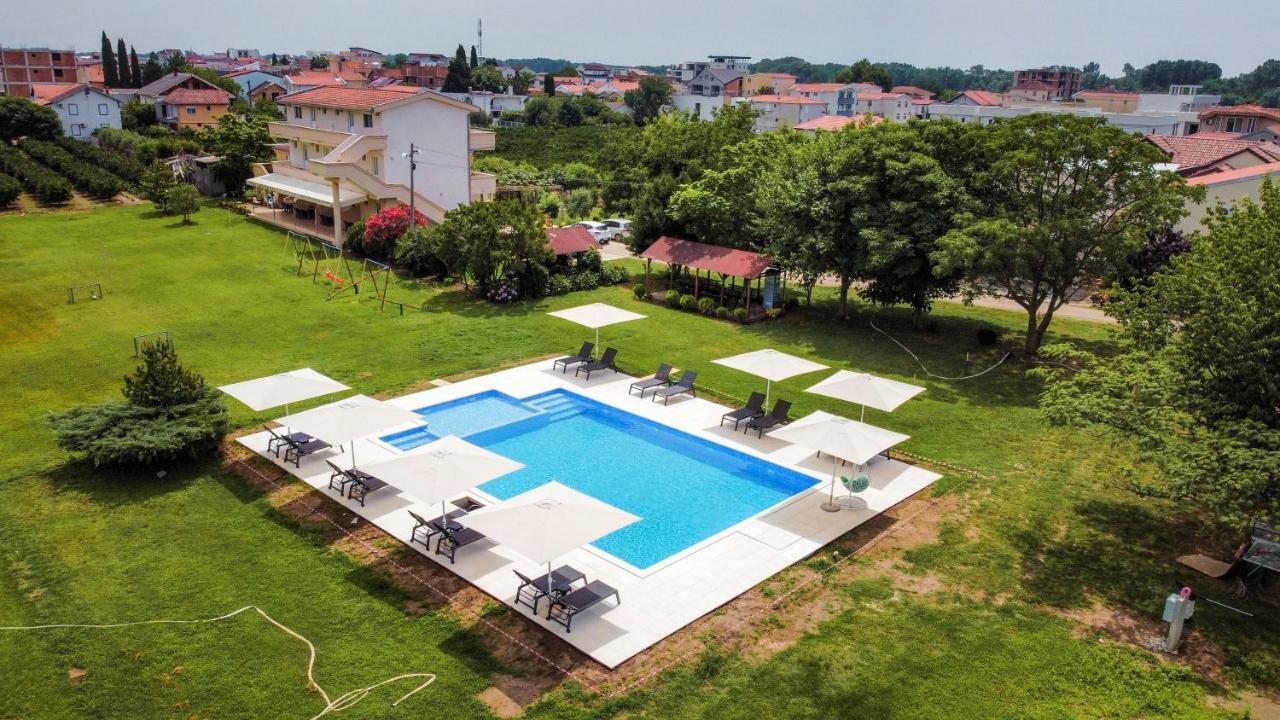 Apartments Rudaj Улцин Екстериор снимка