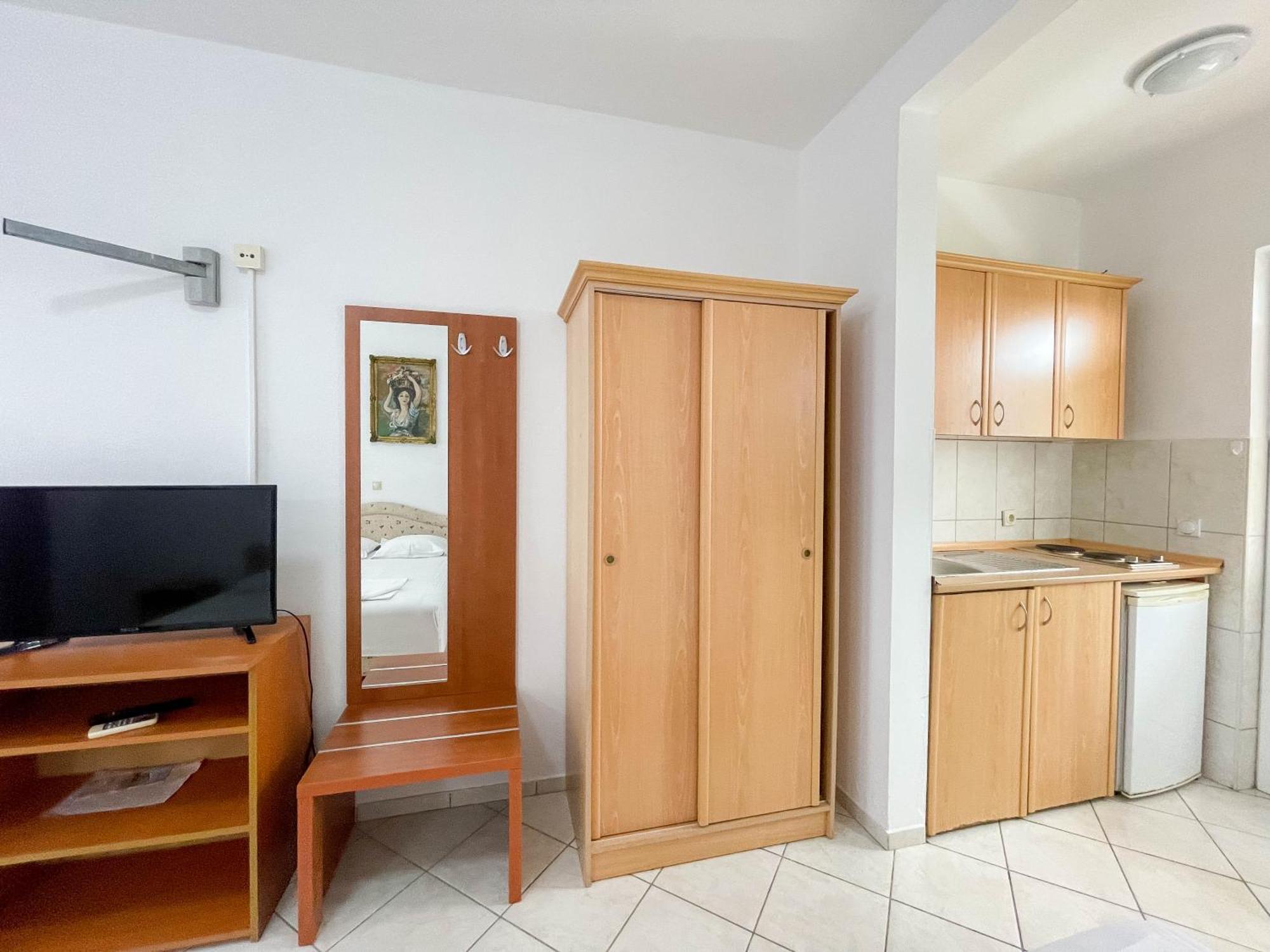 Apartments Rudaj Улцин Екстериор снимка