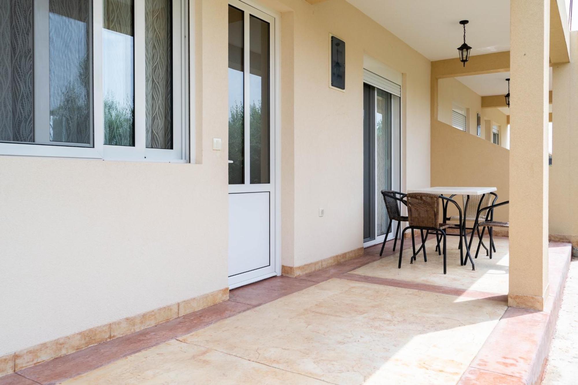 Apartments Rudaj Улцин Екстериор снимка