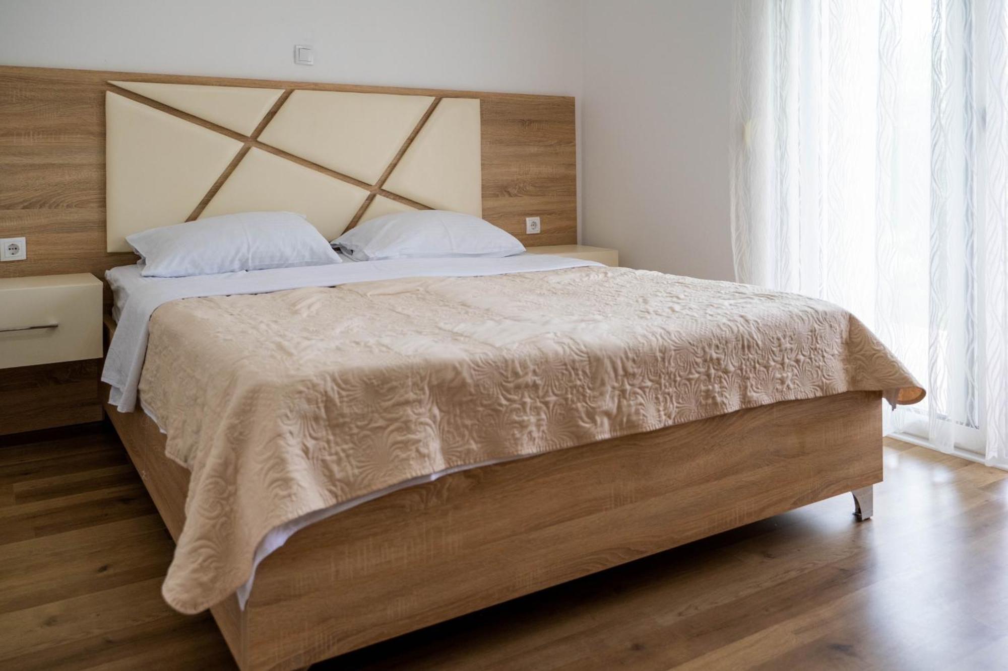 Apartments Rudaj Улцин Екстериор снимка