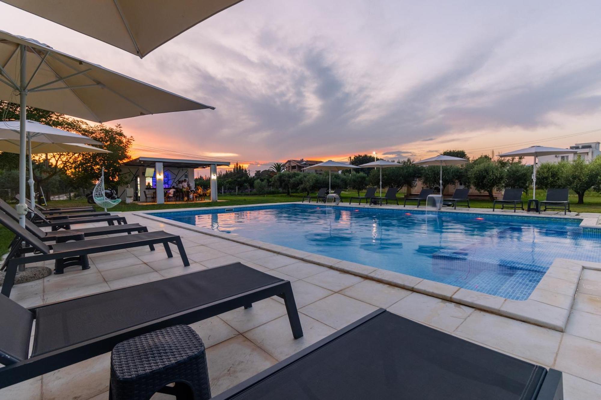 Apartments Rudaj Улцин Екстериор снимка