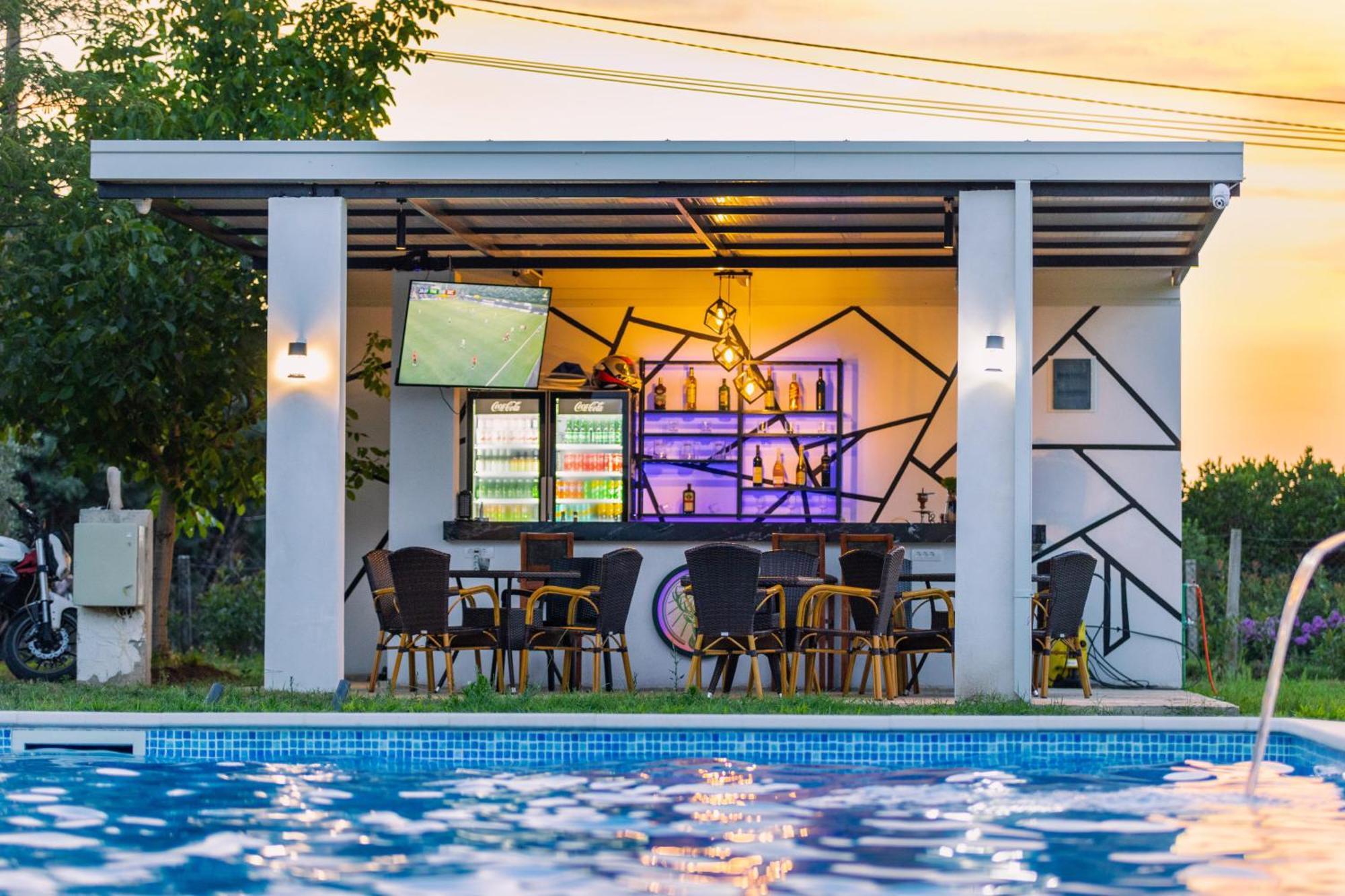 Apartments Rudaj Улцин Екстериор снимка